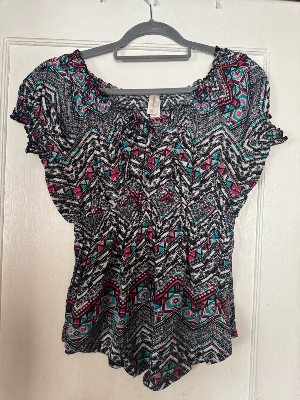 No Boundaries XXL 19 Geometric Smocked Peasant Top